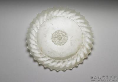 图片[2]-Jade plate with floral rim, India-China Archive